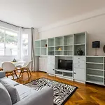 Veeve - Light Ochre